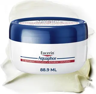 Eucerin Aquaphor Soothing Skin Balm, for Dry, Cracked Protects from Drying Out, Relieves Chapped & Lips, Non-comedogenic, Free of Fragrance, Preservatives & Colorants, 80g