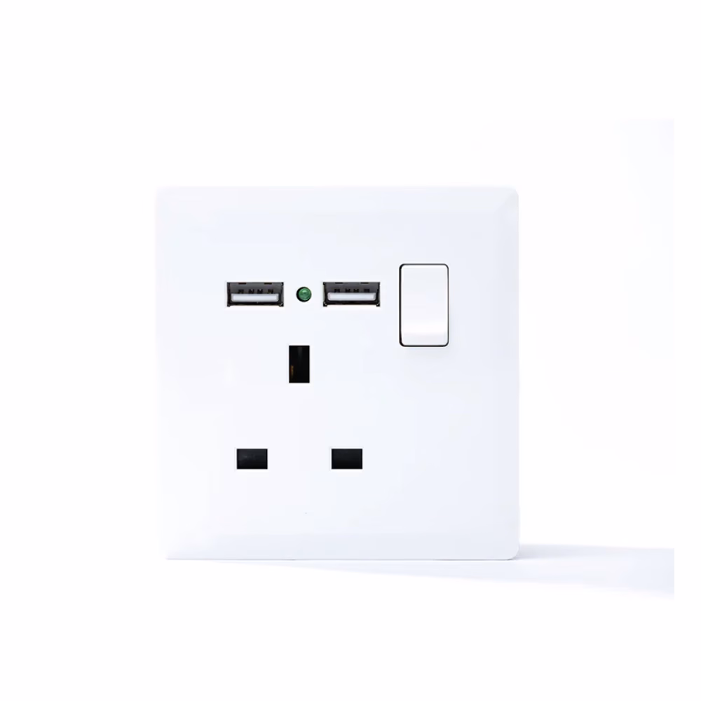 Switched 13a Socket With 2 Usb Port Whit