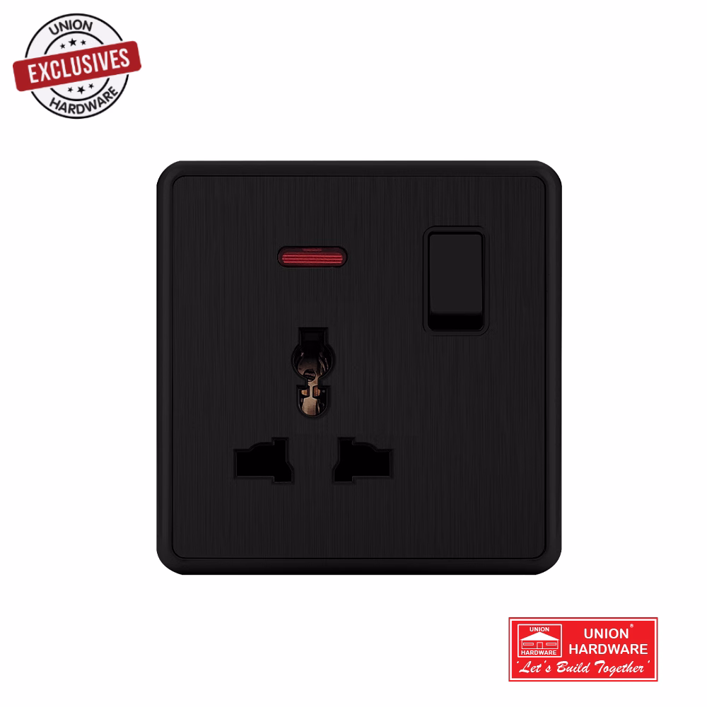 AKKOSTAR 13A SWITCHED SOCKET BLACK