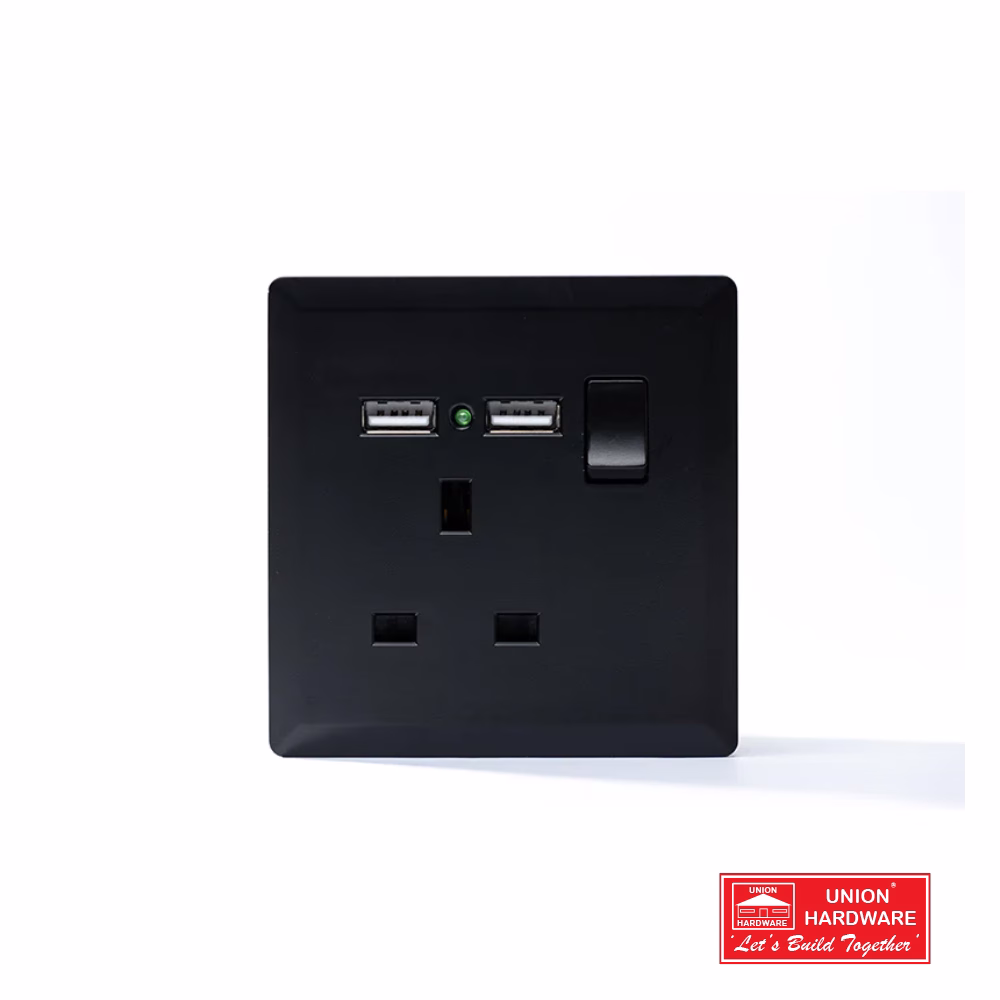 SWITCHED 13A SOCKET WITH 2 USB PORT BLAC